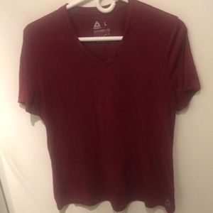 Fabulous Reebok Supremium Unisex Burgundy Athletic Tshirt SZ L Woman SZ S Men
